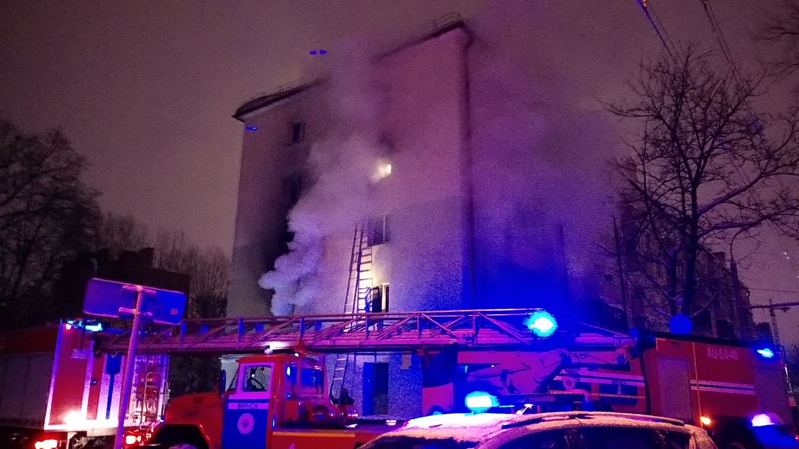 Пожар в пятиэтажке в Минске: погибло 6 человек, более 20 человек спасены  (обновлено на 10.00)