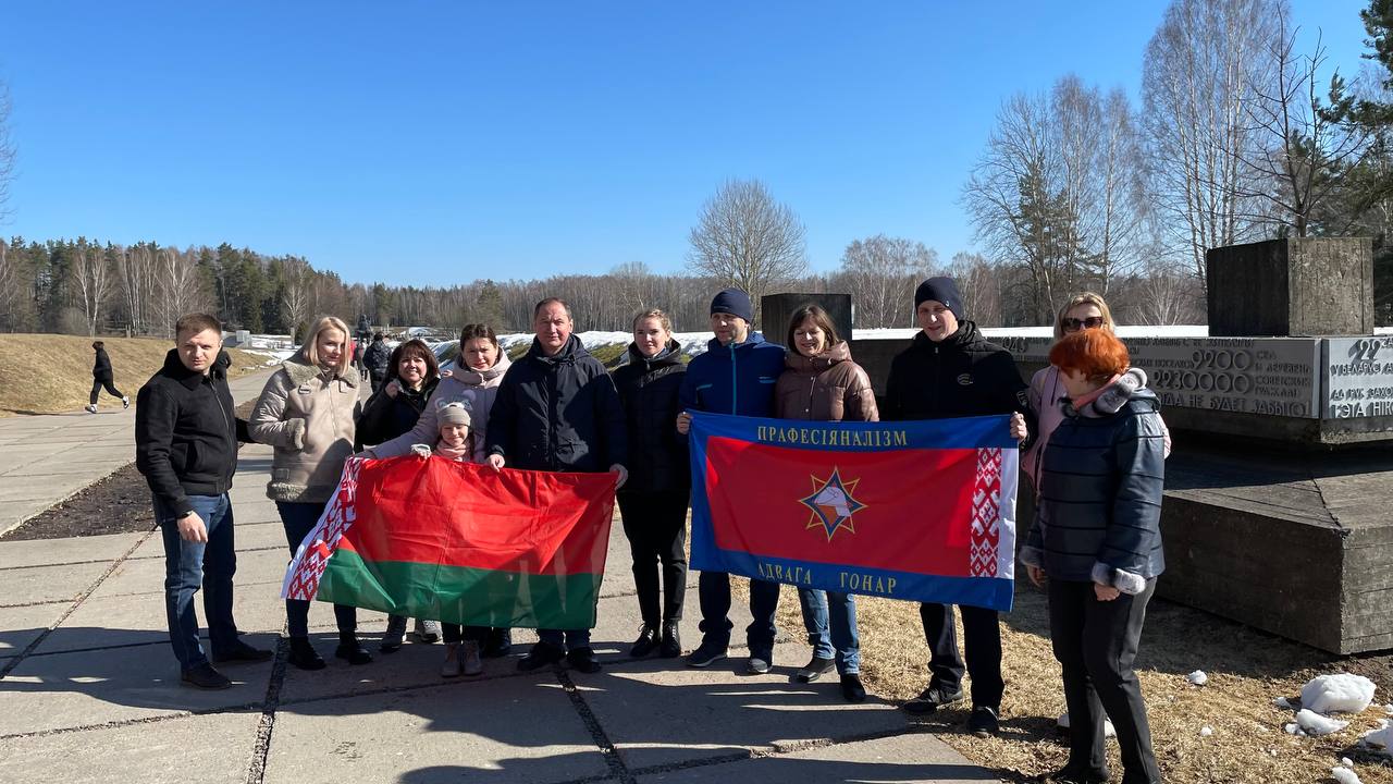 Работники Минского городского управления МЧС посетили мемориальный комплекс «Хатынь»