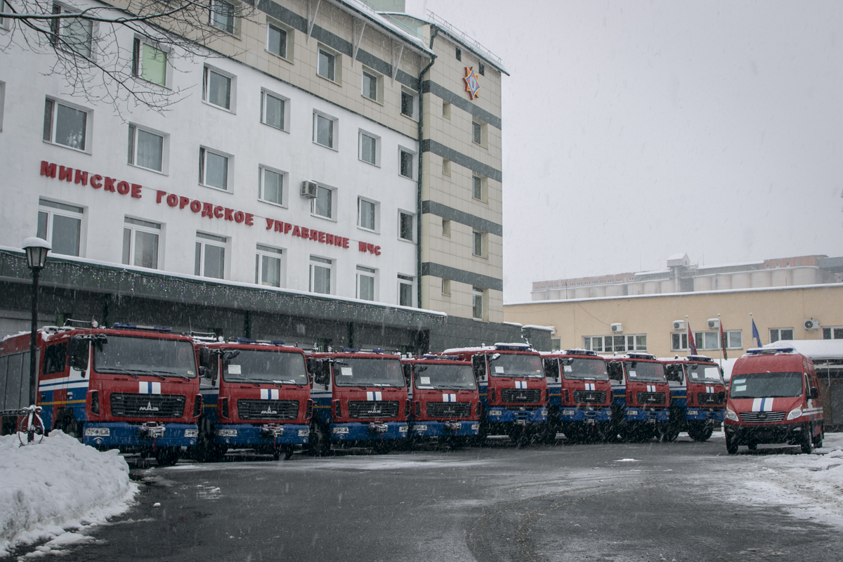 Новые пожарные автомобили поступили на боевое дежурство в Минске