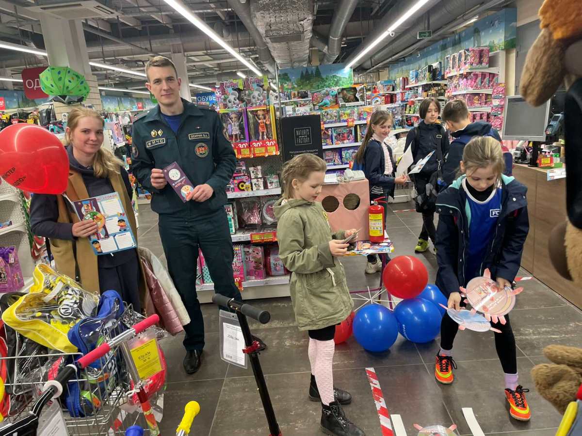 Первомайский район. Диалоги о безопасности в детском магазине «Буслик»