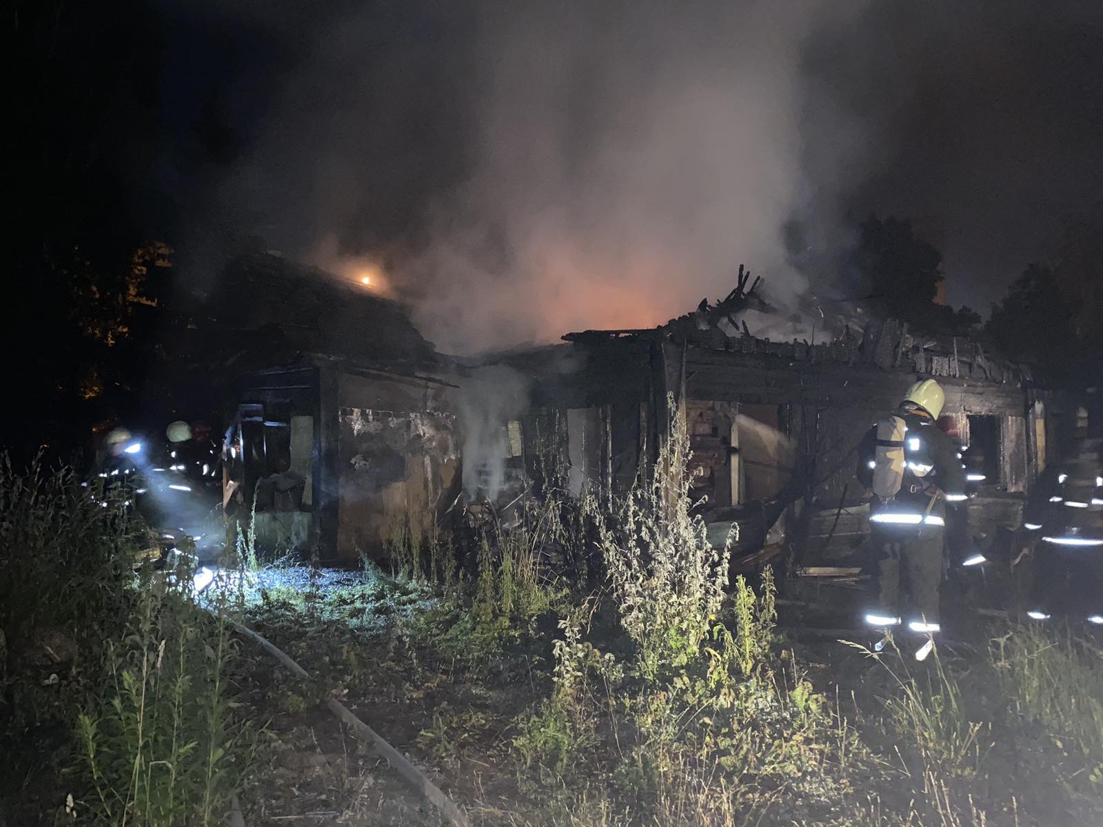 Пожар в частном доме в Минске: после происшествия к медикам с ожогами обратился мужчина 