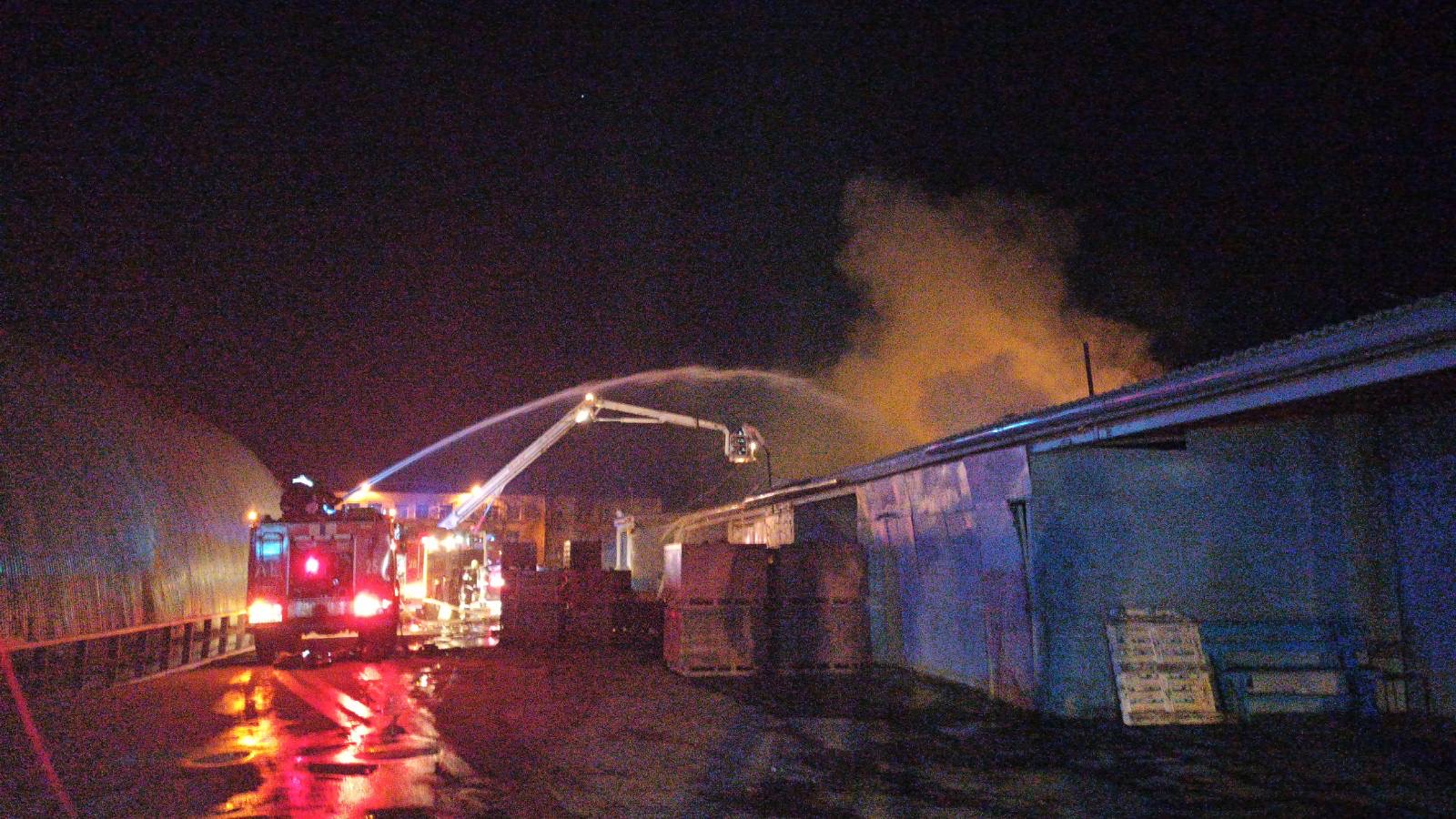 Работники МЧС ликвидировали пожар на складе МТЗ