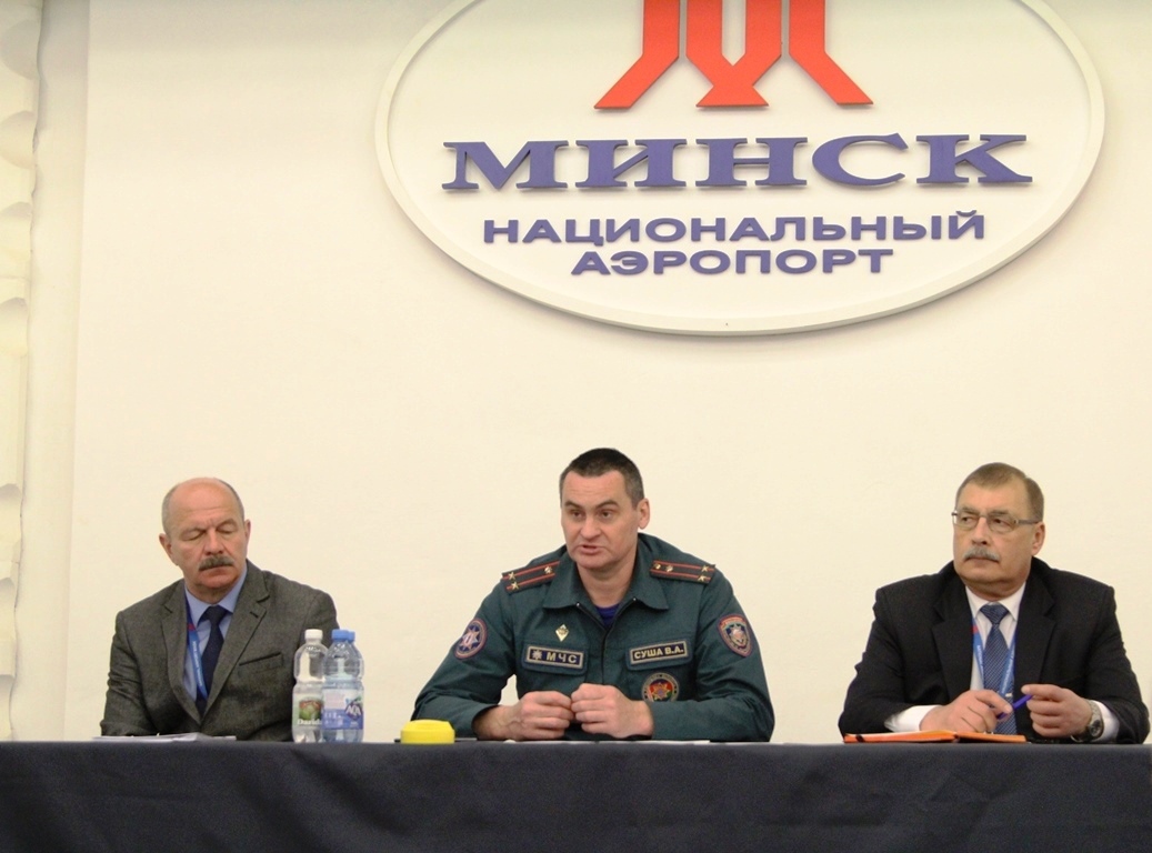 Виталий Суша рассказал про безопасность работникам Национального аэропорта Минск