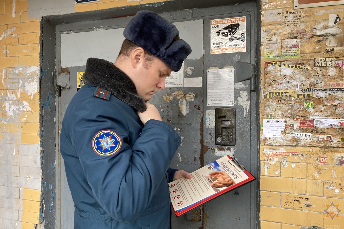 Московский район. Проведен рейд по проверке чердаков, подвалов в  многоквартирных жилых домах